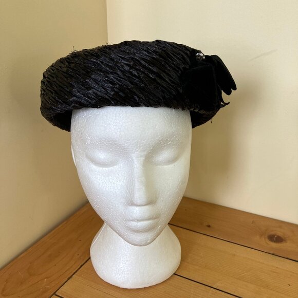 Black Raffia Pillbox Hat with Velvet Ribbon Vintage 1960s Women's Fashion Hat - Picture 3 of 8